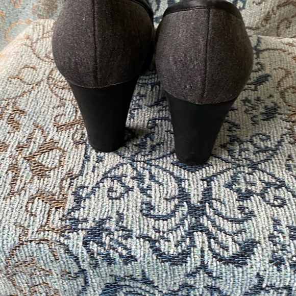 Shoes - Picture 11 of 14